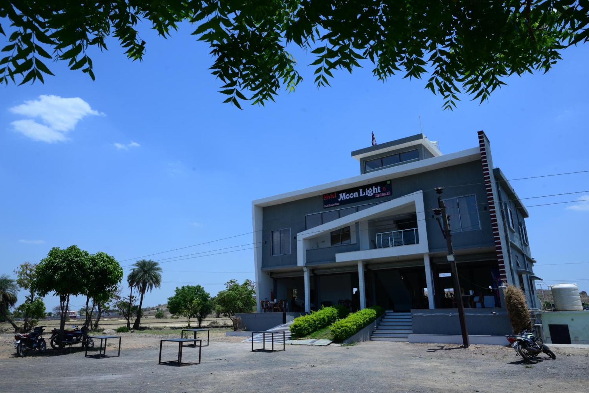 Hotel Moonlight & Restaurant Sehore Exterior photo